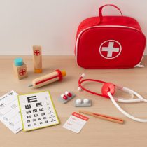 set-di-dottore-in-legno-2