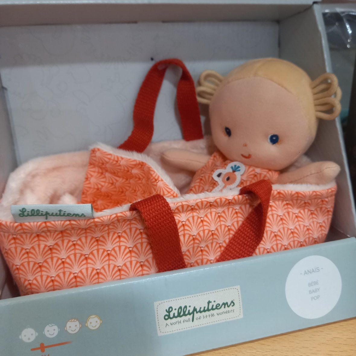 Boneca pano c/Alcofa (Anais) – Lilliputiens